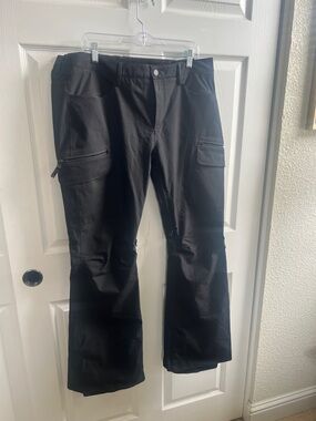 Burton Black Women's Cargo Snow Pants with Zip and Flap Pockets